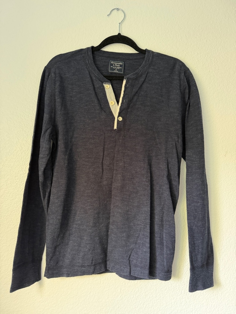 Abercrombie & Fitch Men's Long-Sleeve Henley Shirt